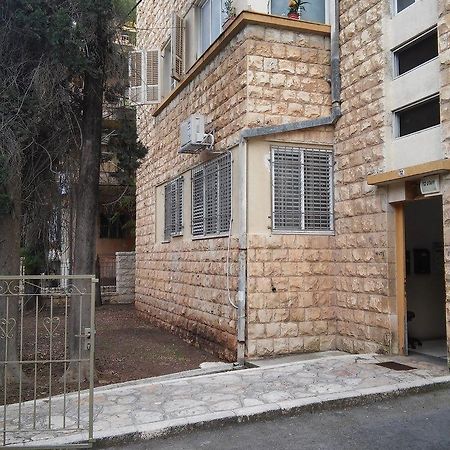 Guest House Orlihome Хайфа Екстериор снимка