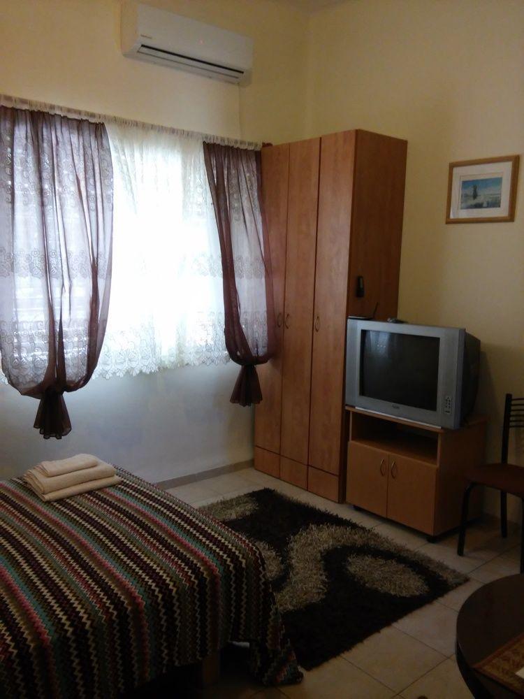 Guest House Orlihome Хайфа Екстериор снимка