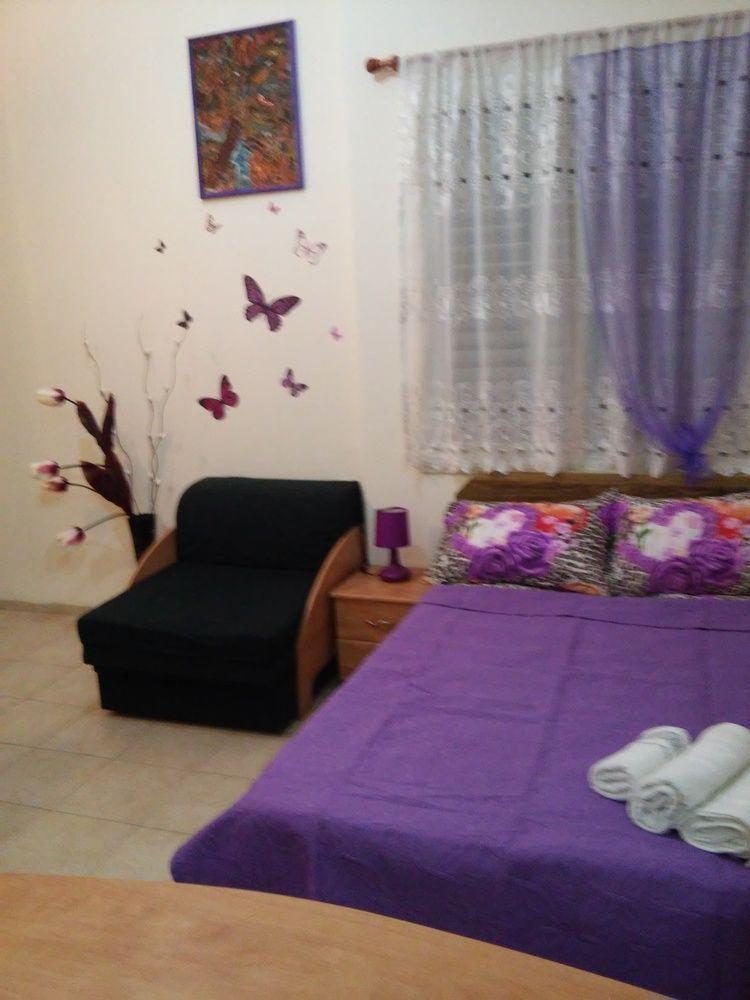 Guest House Orlihome Хайфа Екстериор снимка